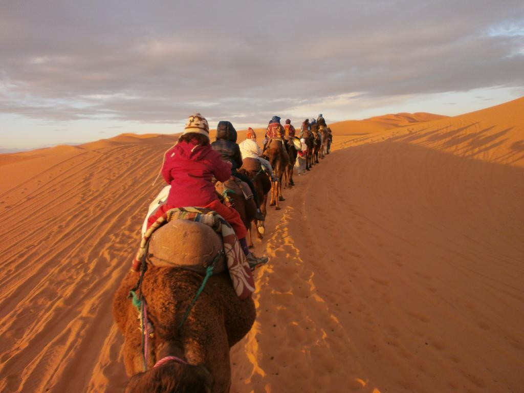 Camel Trek Bivouac Hotel Merzuga Szoba fotó
